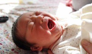 Новорожденный плачет перед мочеиспусканием у девочек